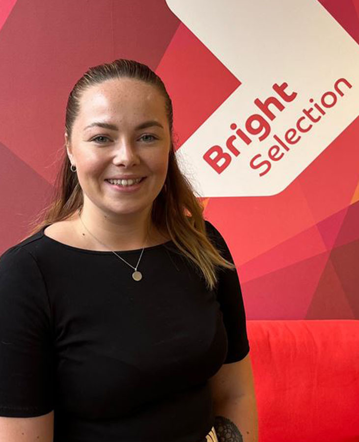 Bright STaff_0001_chloe | Bright Selection